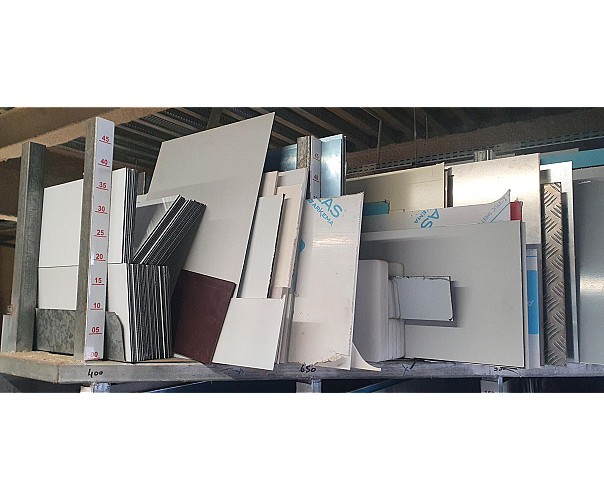 chutes de plaques PVC, DIBON, PLEXI